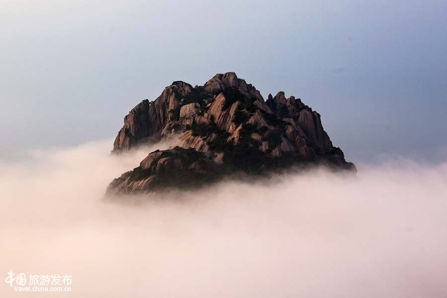 "黄帝"之山:雨后青山苍翠云雾缭绕黛谷升紫烟