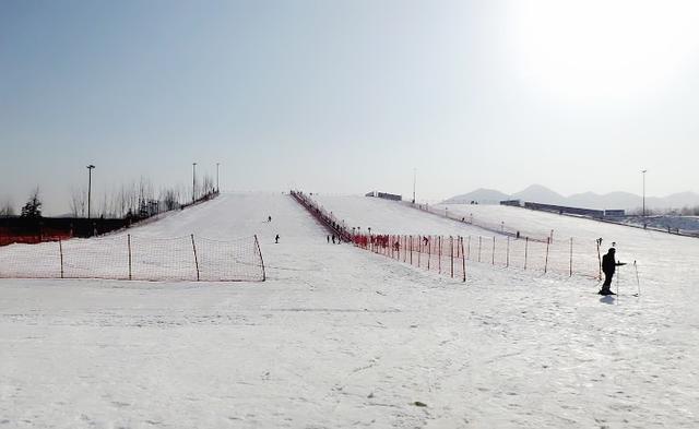 满城四季生态园滑雪场图片