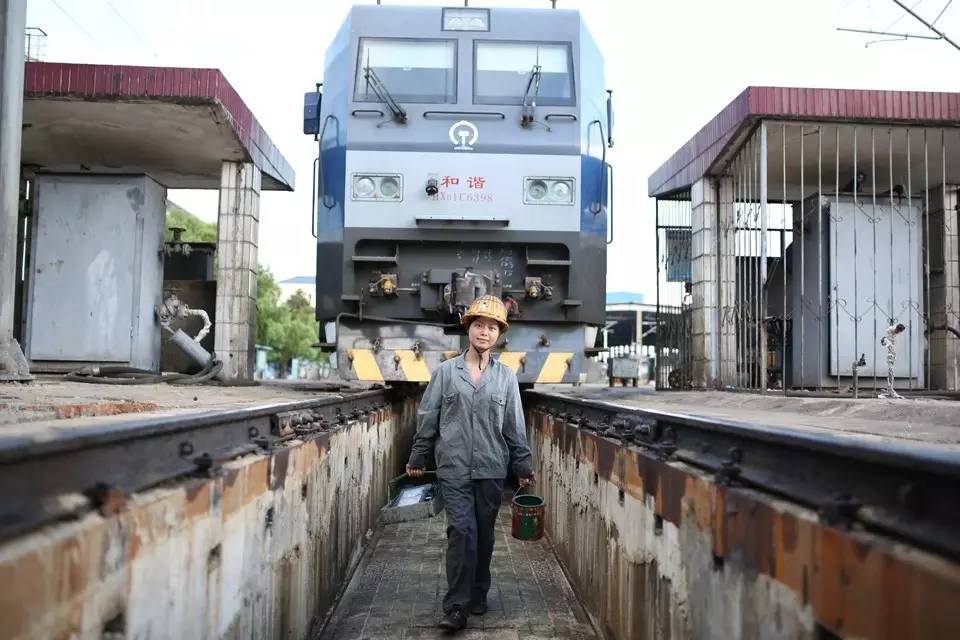 暑运最美铁路人鹰潭机务段徐丽美女神探