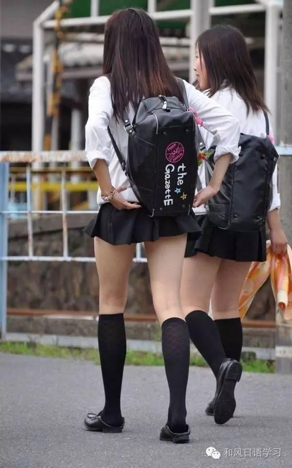 破纪录!日本女高中生的裙子短到令网友们都惊呆了