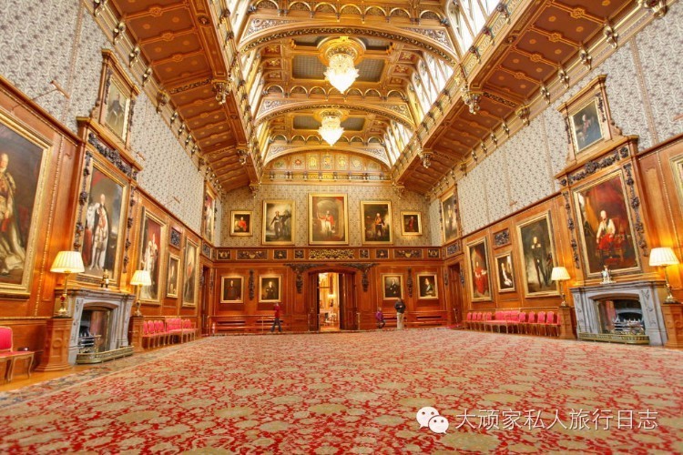 城堡内收藏着英国王室无数的珍宝,包括达芬奇,鲁本斯,伦勃朗等大师的