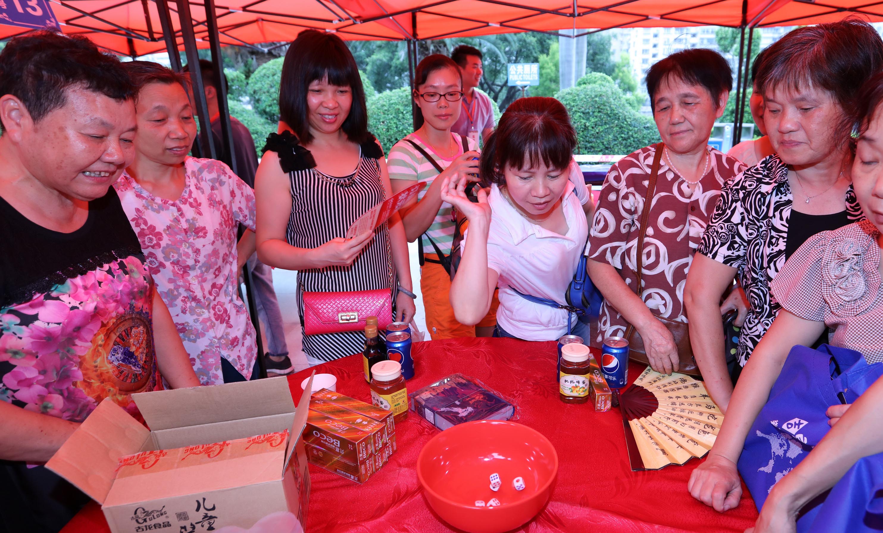 农历8月,中秋博饼high起来,今天下午这里有大奖!