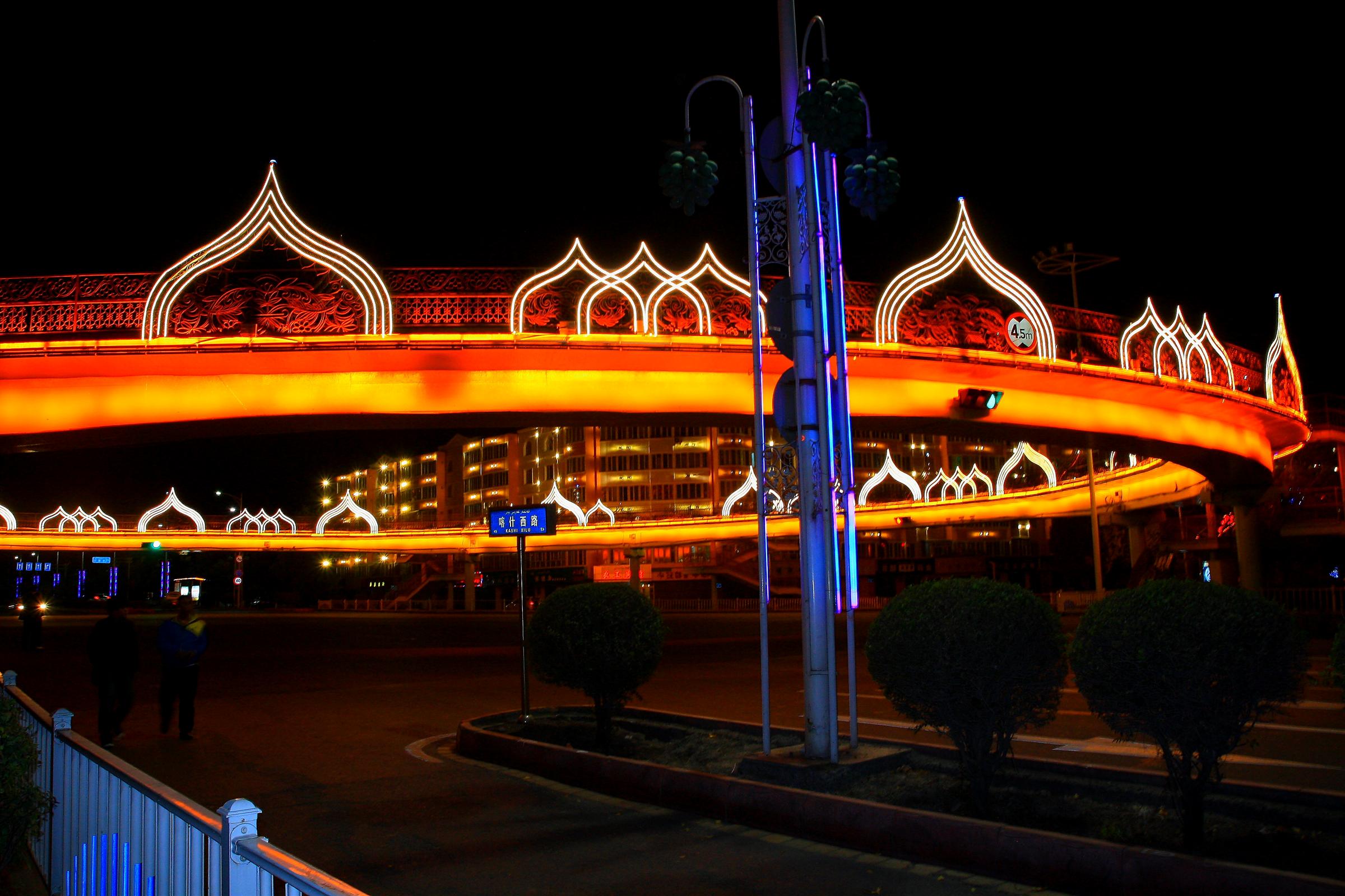 乌鲁木齐站夜景图片