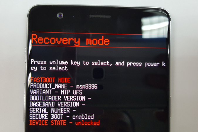 通过之前同样的命令行令手机重启至bootloader界面,准备刷入recovery