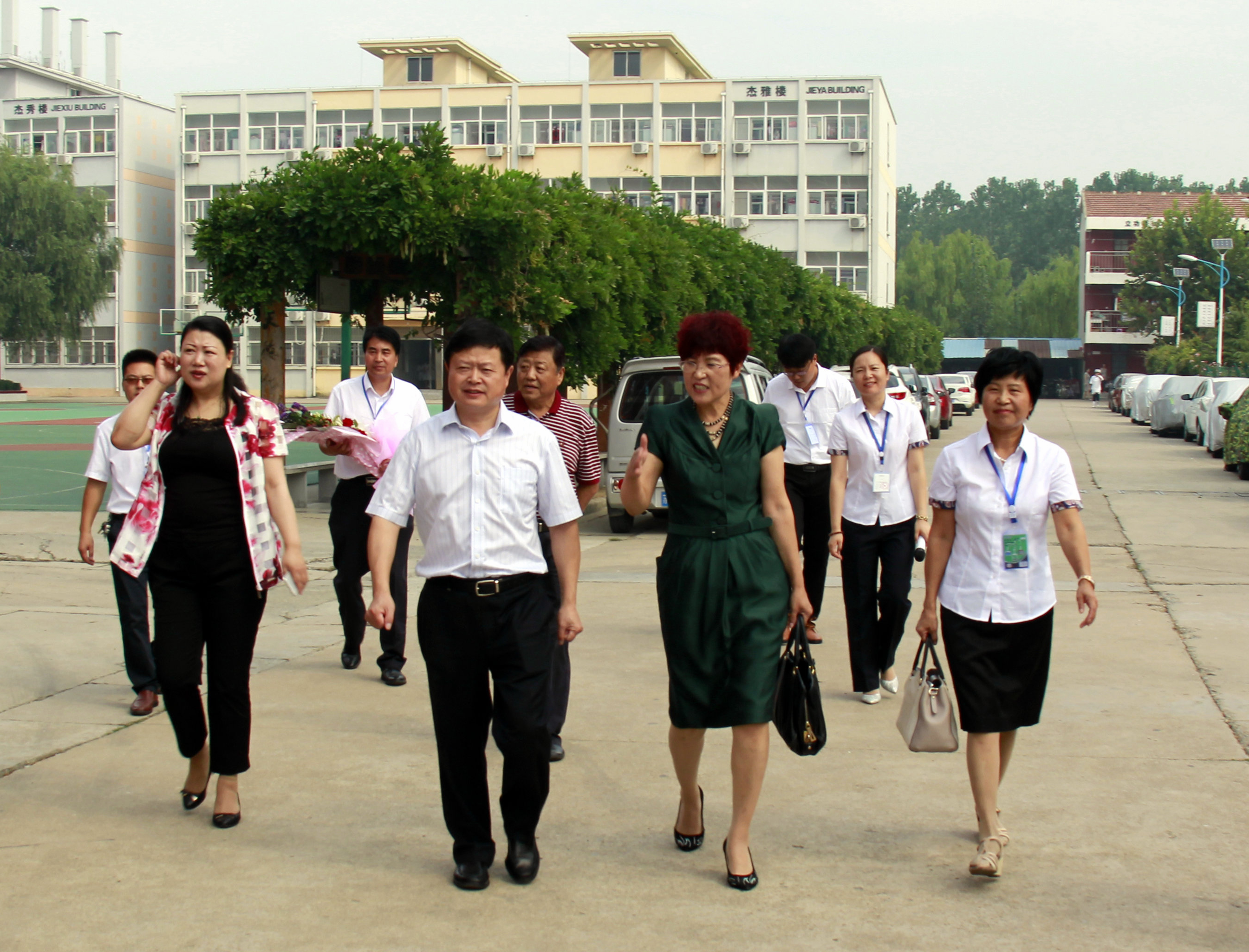 孙爱华女图片