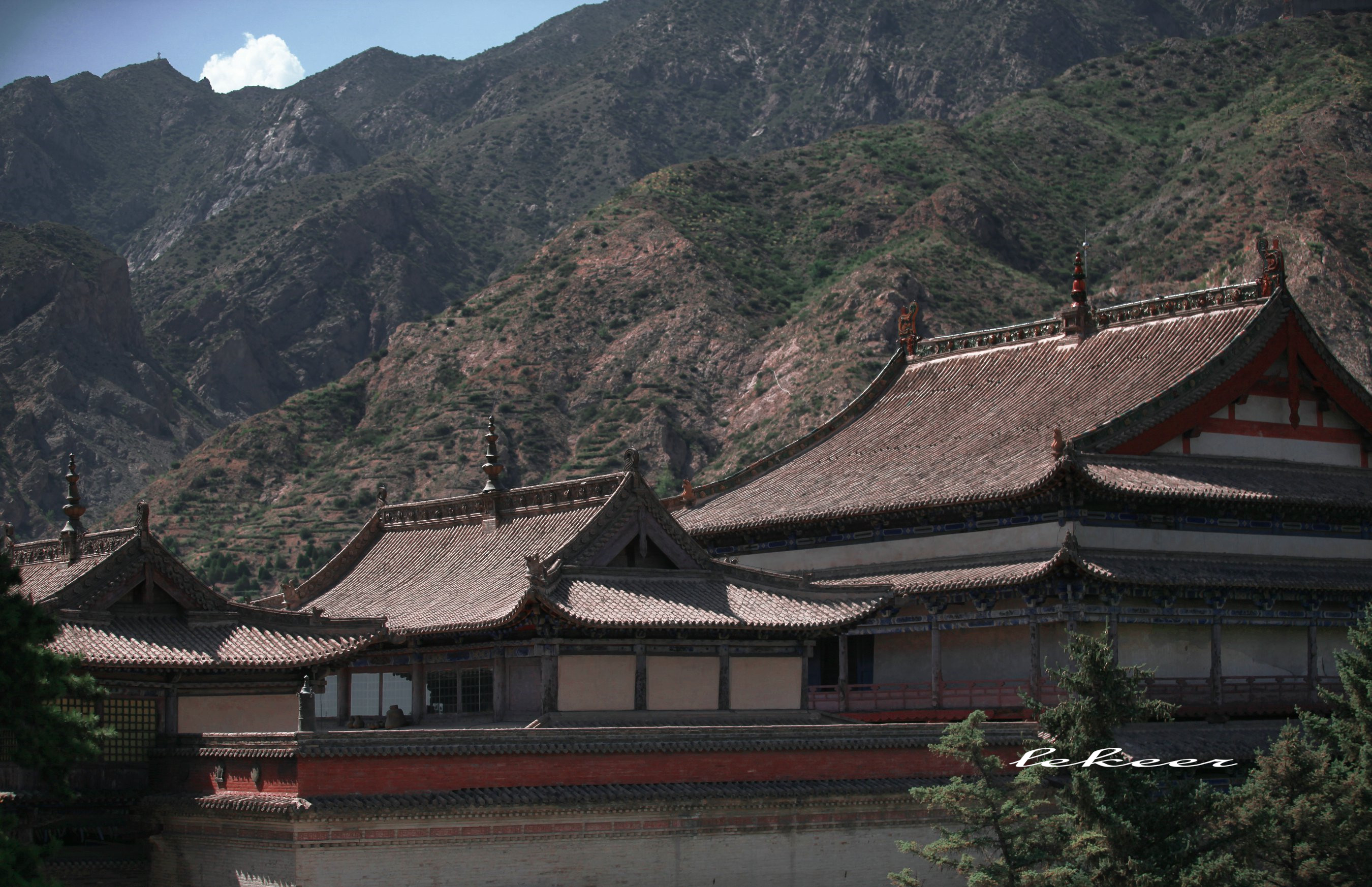 走进蒙古草原黄教第一寺看奇特建筑读奇葩故事