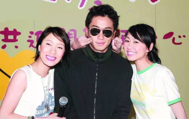 2004年胡定欣和杨怡拍摄《大唐双龙传》时外界传出两人争吴卓羲搞到
