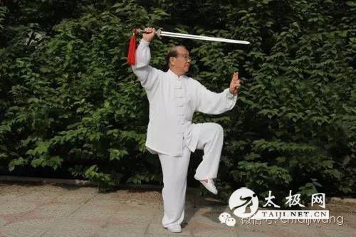 学练太极剑，记住这八个关键-搜狐体育!!!