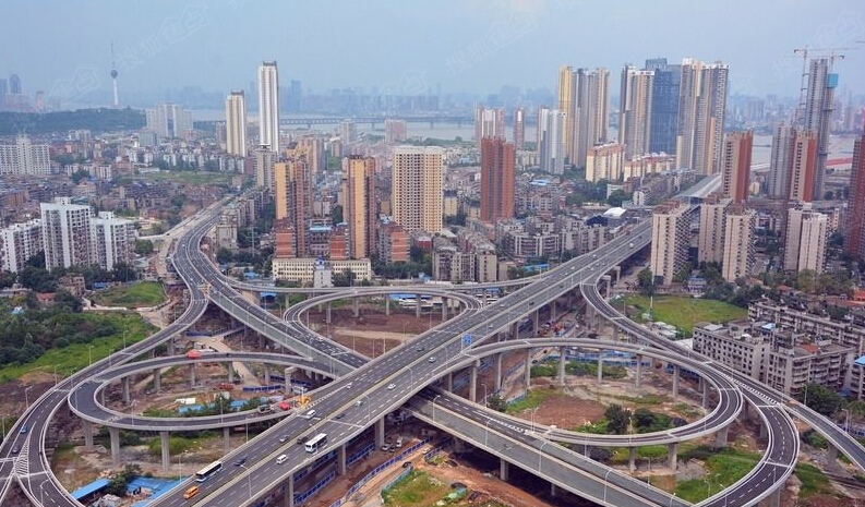 墨水湖北路高架江城大道至龙阳大道段,于去年2月建成通车,二环线也于