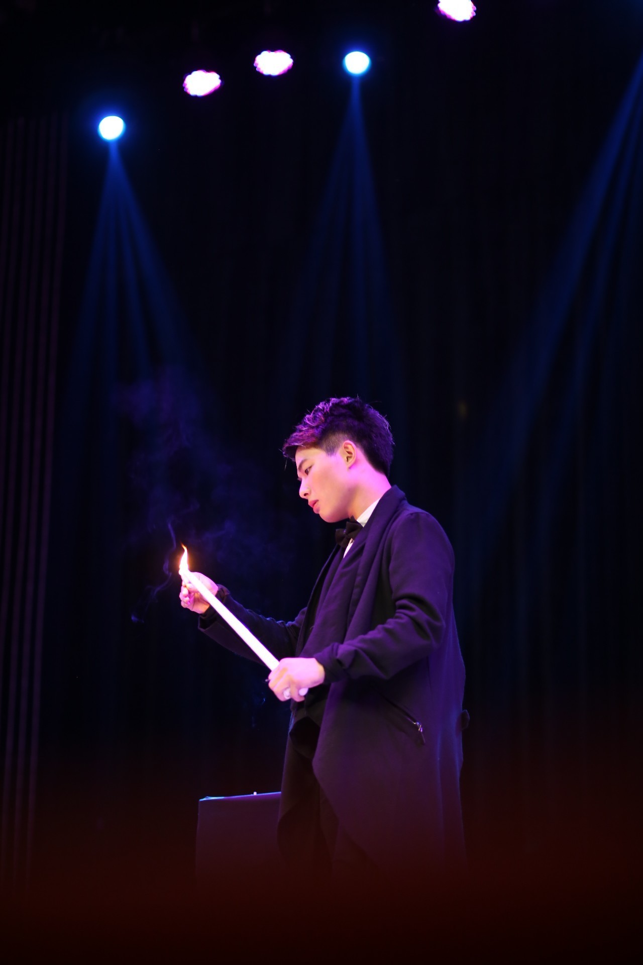 中国青年魔术表演艺术家——易青峰