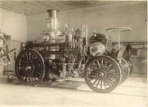 盘点历史让你无力吐槽的汽车时代 蒸汽汽车时代