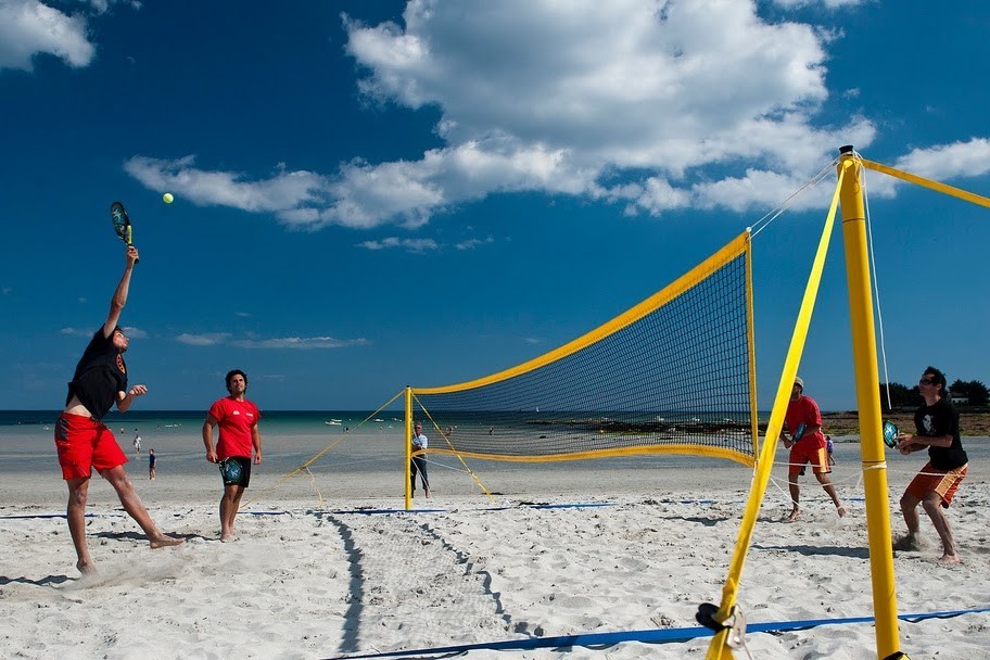 play beach volleyball图片
