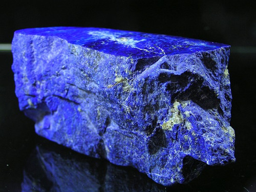 阿富汗出产的深邃蓝色矿石,吸引了多少痴迷的目光