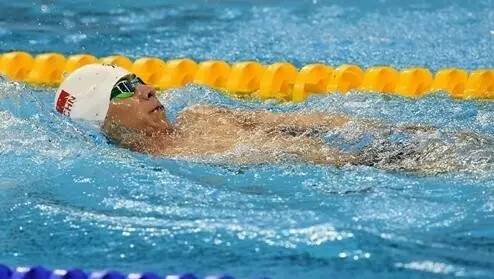 残奥会游泳冠军无双臂图片