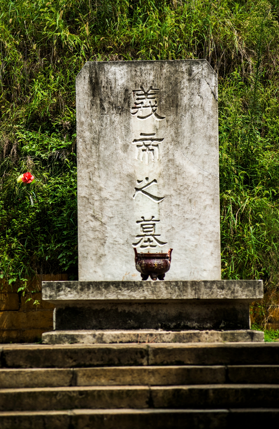 秦朝末年陈胜,吴广揭竿起义,群雄纷争