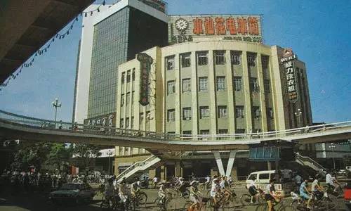 对久居福州的人来说,1985年开建的东街口天桥已经成为回忆