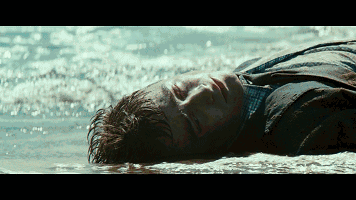 被困荒岛的汉克绝望上吊,将死之际竟然看见一具尸体被冲上海滩