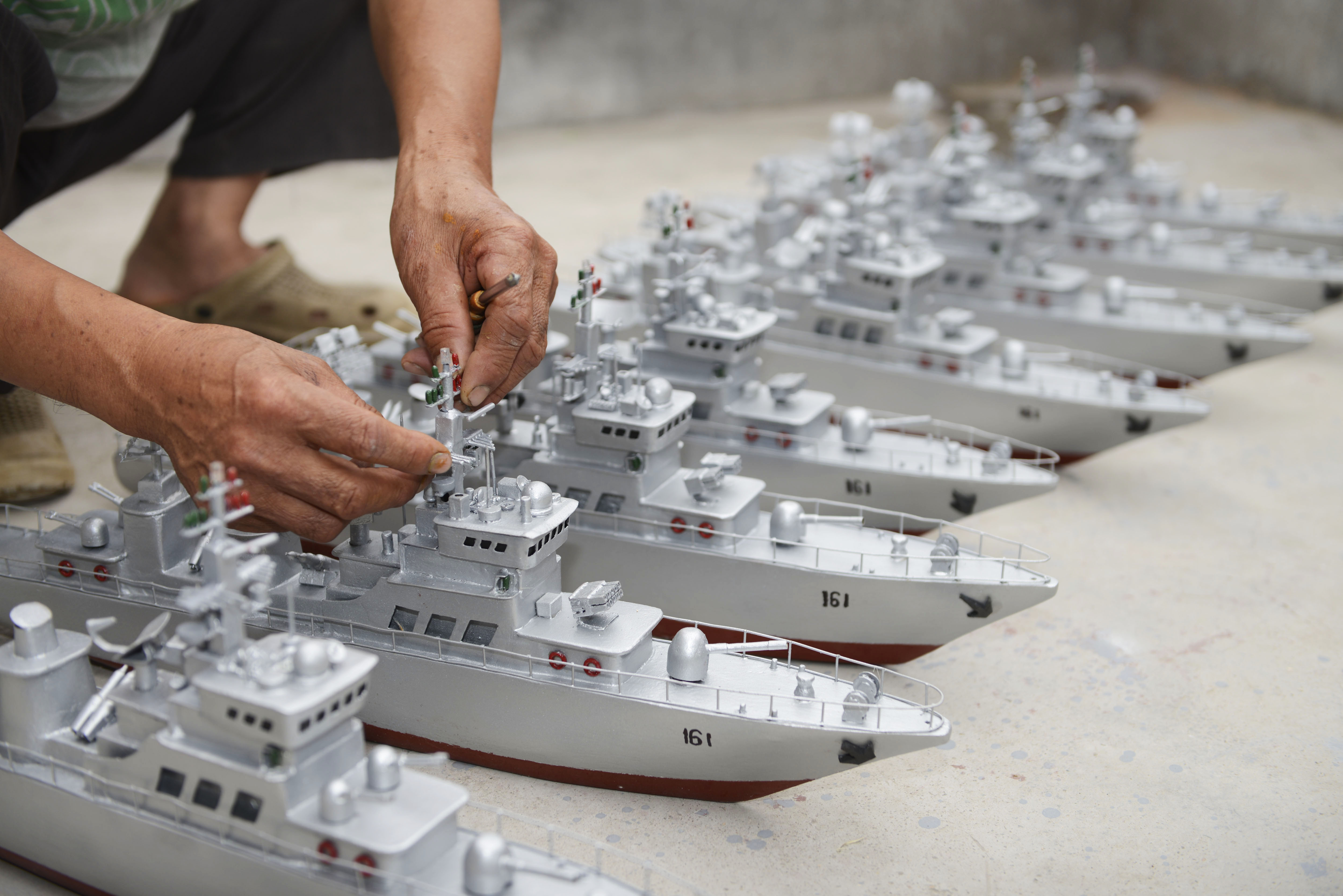 渔民痴迷军舰模型十余载打造自己的军舰帝国