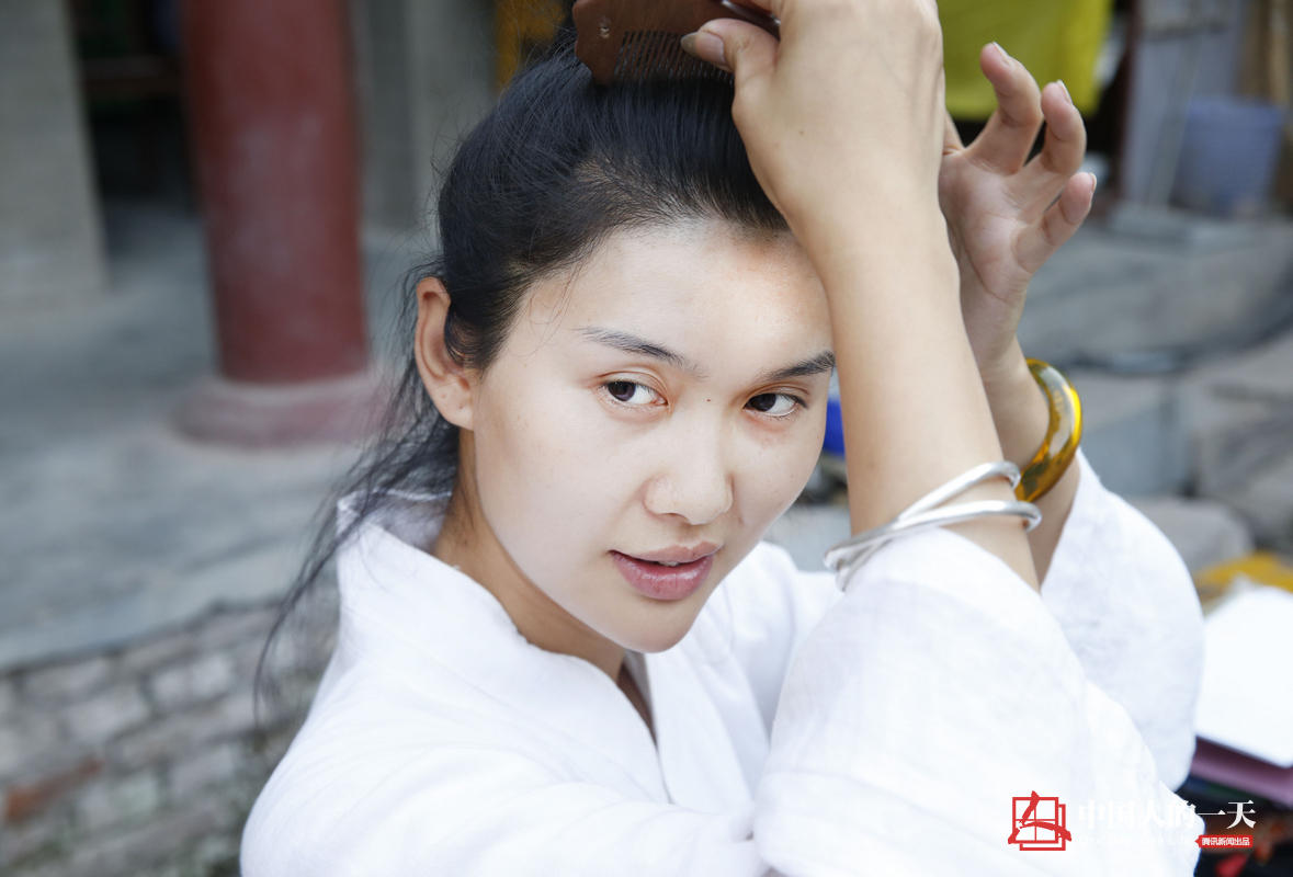 中国最美的女道士图片