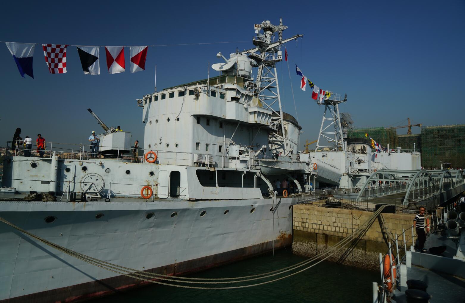 海军105舰青岛图片