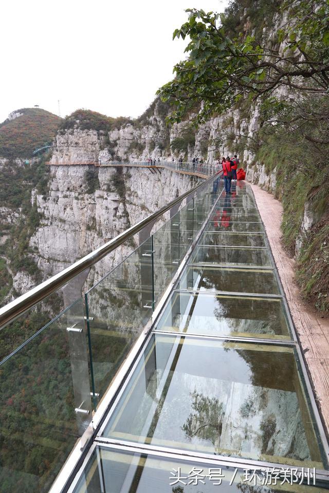 郑州玻璃栈道景区图片