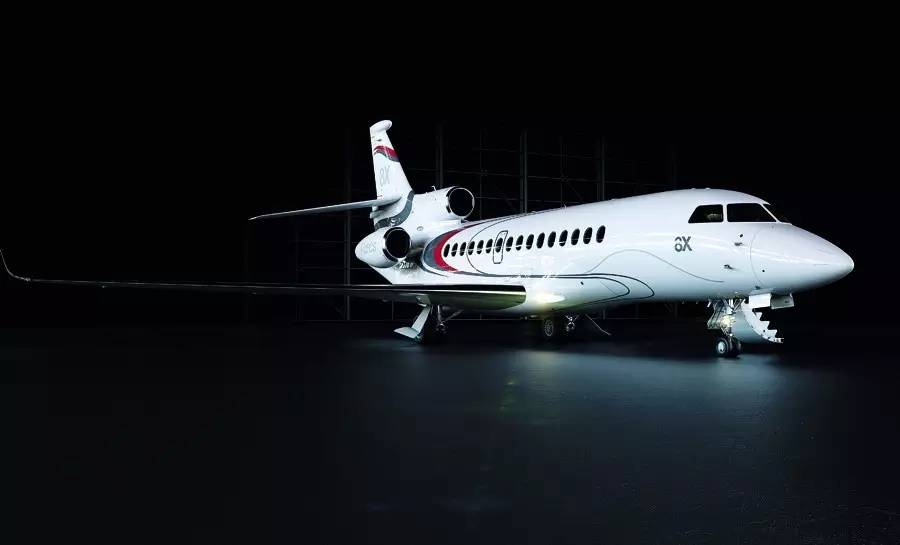达索首架猎鹰8x超远程公务机完成交付