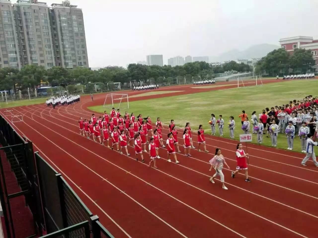 萧山二职今天又刷爆朋友圈!运动会画风清奇!学弟学妹666