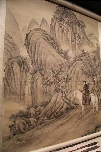 馬鞍等兵器(目前都在成都博物館參展)都是乾隆爺當年狩獵用過的配套