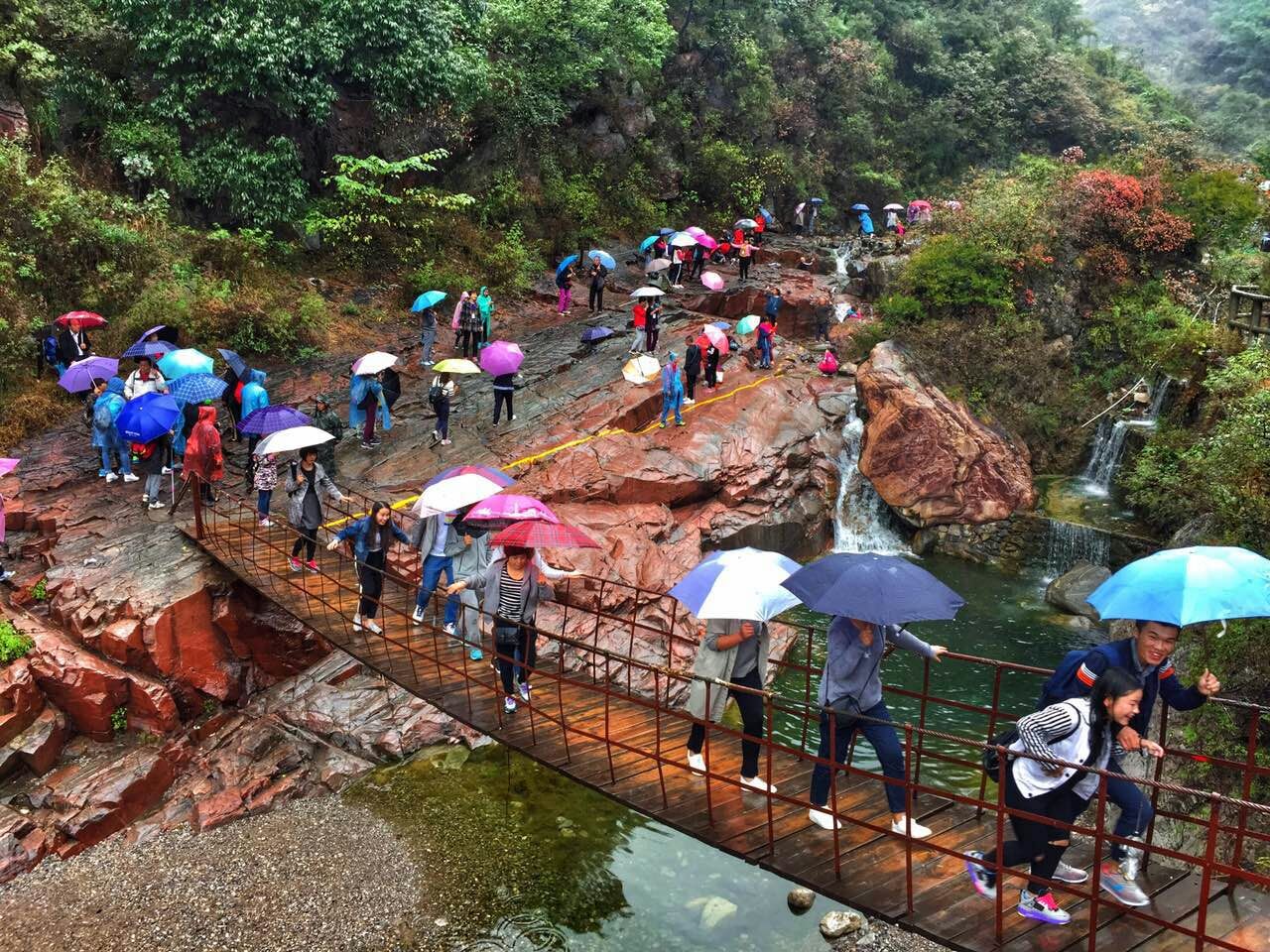 2016全国群众登山健身大会在新乡关山景区隆重举行