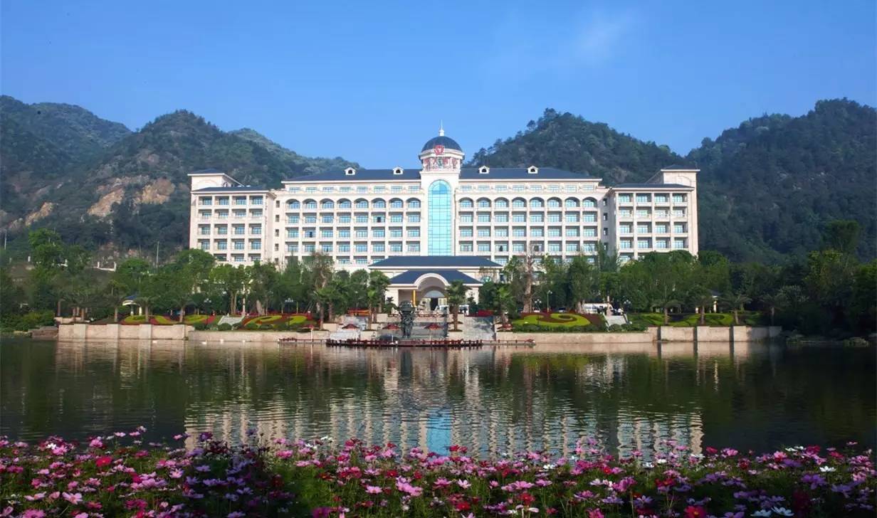 本次华西赛区的比赛地——重庆恒大酒店位于江津双福新区,是世界500强