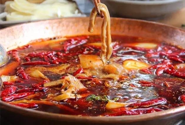 地道四川味的麻辣红汤,花椒是汉源的大红袍和青花椒,海椒是重庆二荆条