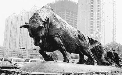 门前孺子牛雕塑,于1984年7月27日落成,当年获第六届全国美术展金奖