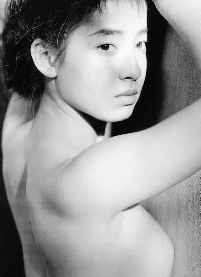日本最美乳房少女,奇迹顶峰一裸定山河:宫泽理惠