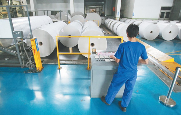 1996年,在国内绝大部分的造纸厂还处于5万吨左右的年产规模的时候