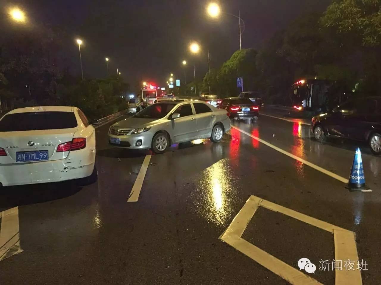 越野車撞車欲逃逸卻翻車 司機很老實:我喝多了