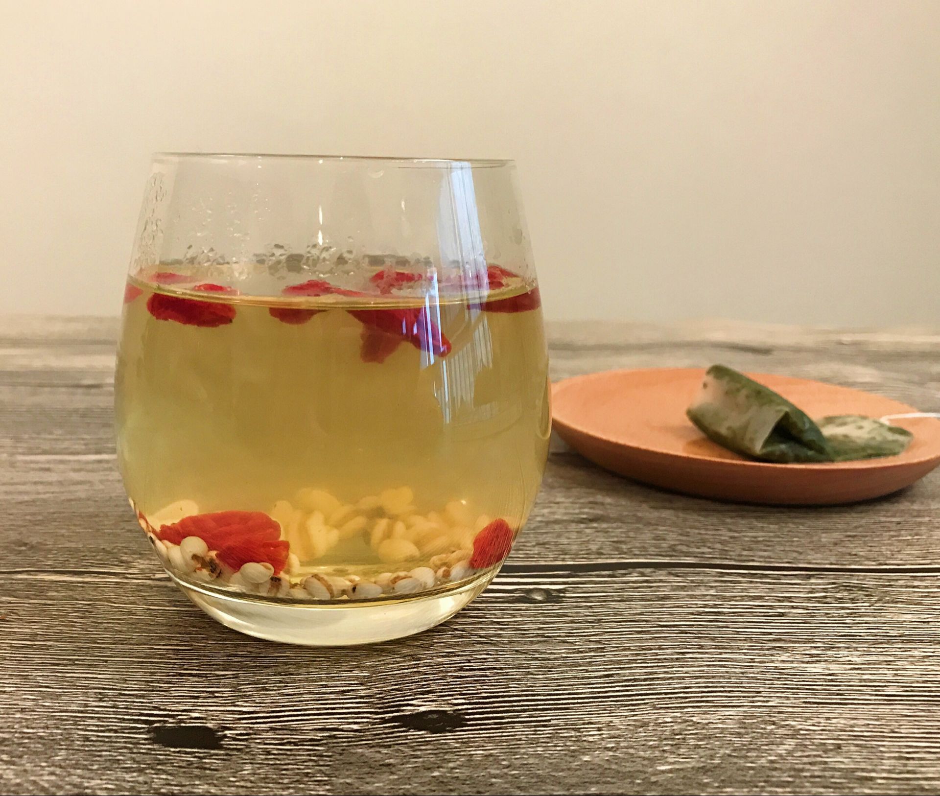 自制红豆薏米茶图片