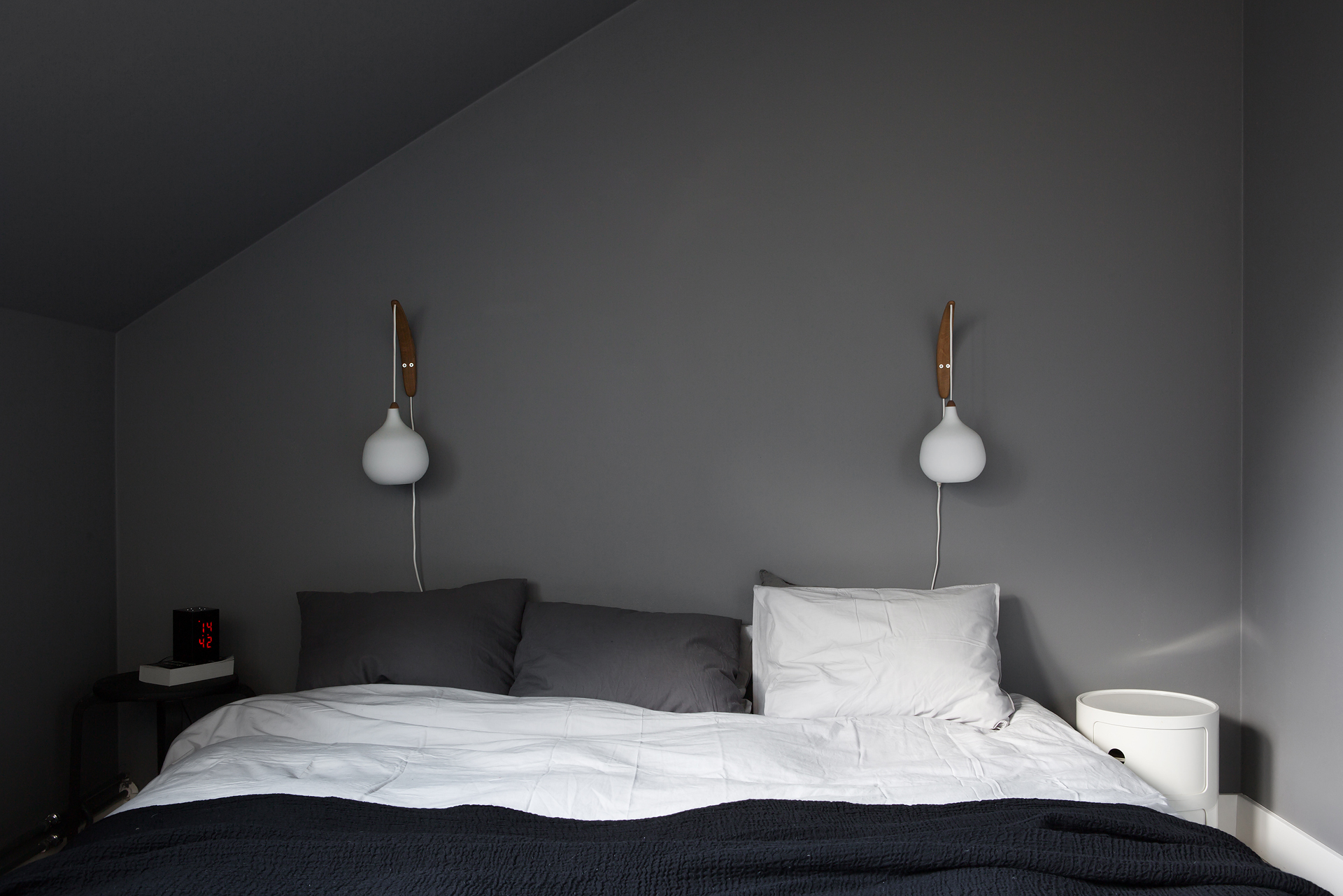 87平米北欧灰色精致公寓室内装饰