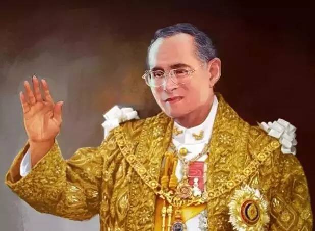 泰国国王病逝,除了留下了王位,还留下了600辆劳斯和一堆豪车
