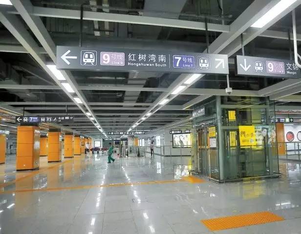 深圳地铁体育中心站图片