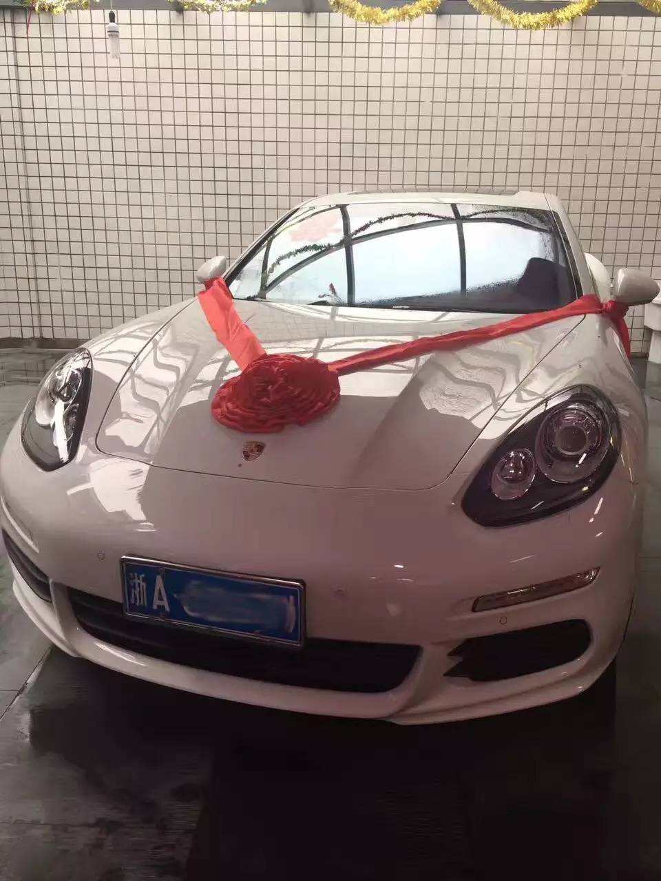 蕭山人扎堆結婚刷爆朋友圈!豪車嫁妝,直播,自行車迎親隊