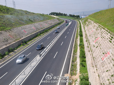 东北重要大通道 鹤大高速公路已全线贯通