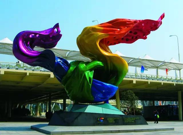 上海展览中心雕塑图片