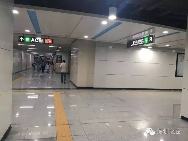 皇岗商务中心地铁出口图片