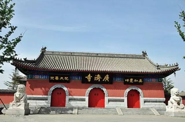 其它 正文 宝坻广济寺俗称西大寺,位于宝坻城内西街.