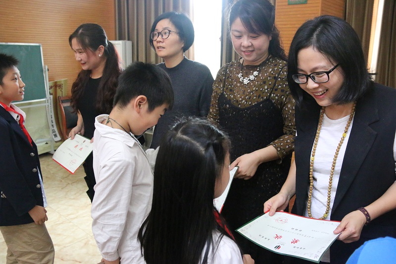 家校联动 助梦飞翔(弘毅小学家长学校开学典礼)