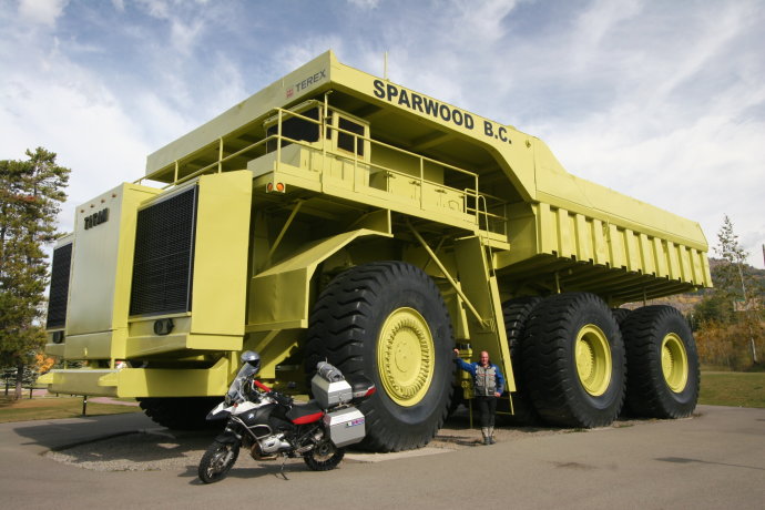 世界最大超重型卡车图片