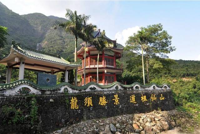 雞鳴寺自古以來就是人們遊覽的著名景區,寺廟歷代均有高僧住持.