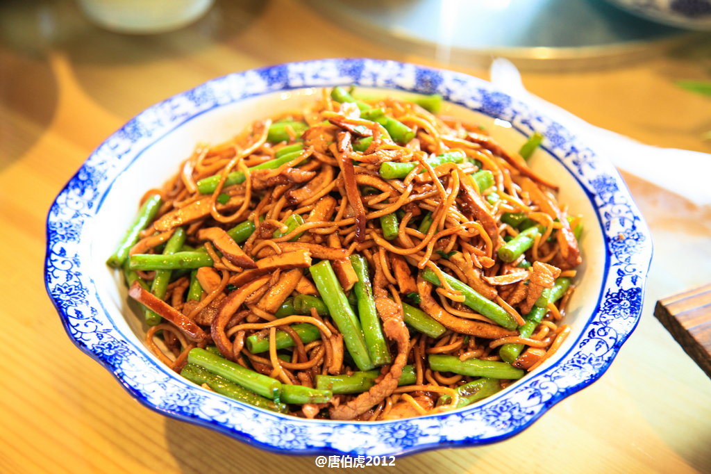 酸豆角肉丝炒面图片图片