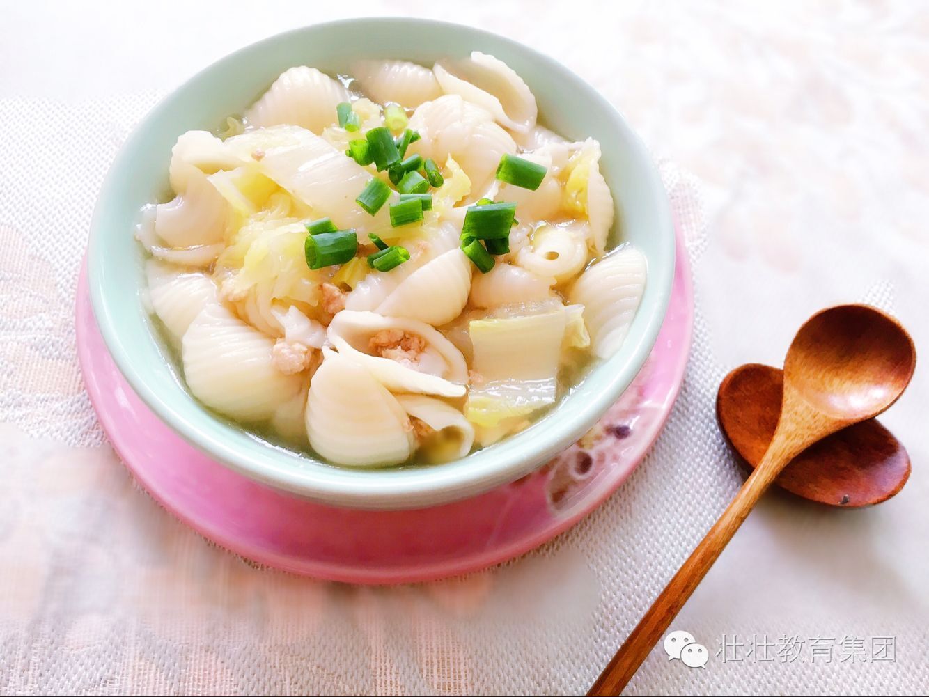 圣女果&娃娃菜瘦肉贝壳粉大米饭木瓜红枣猪骨汤炒菜心午餐 红萝卜香菇