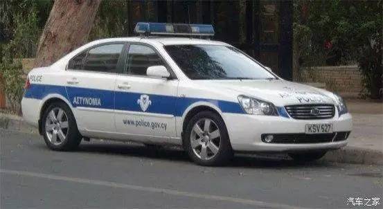 有中国的双环汽车柬埔寨:轻卡,面包车阿塞拜疆警方的宝马警车阿塞拜疆